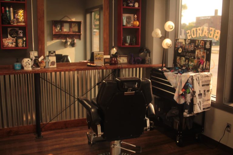 beards shears barbers marshfield 768x512