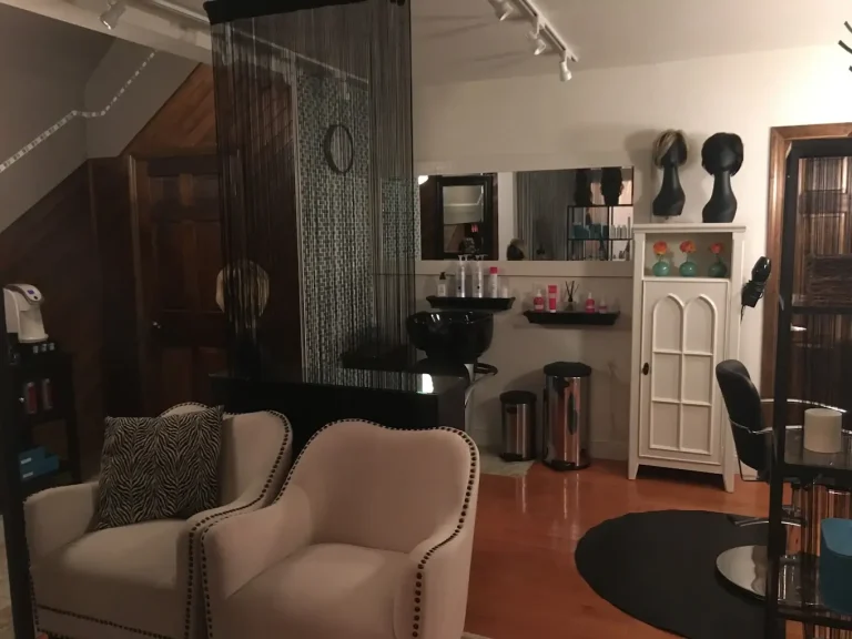 interior sohlo studio of hair appleton wi 768x576